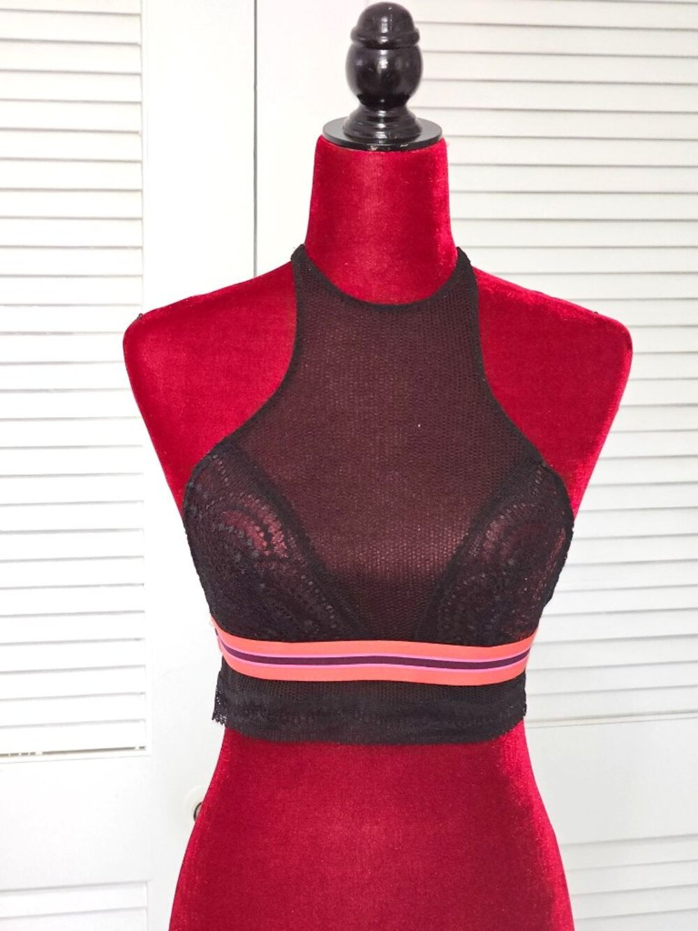 Victoria's Secret Women's Black Mesh High Neck Halter Wireless Bralette  M 1586